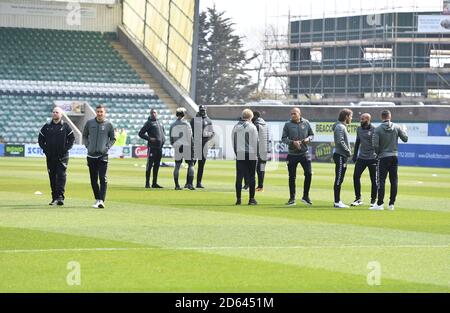 I giocatori di Charlton Athletic arrivano a terra Foto Stock