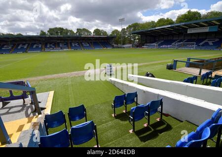 Vista generale dei dugout a Gigg Lane Foto Stock