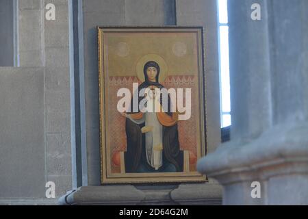 Shushi, Repubblica di Aartsakh Nagorno-Karabakh. 14 luglio 2019. La Cattedrale del Santo Salvatore di Ghazanchesots è una chiesa armena costruita tra il 1867 e il 1887 e consacrata nel 1898. Fu danneggiata dai militari dell'Azerbaigian durante i primi anni '90 durante la lotta per l'indipendenza di Artsakh e restaurata nel 1998. È stato preso di mira e bombardato due volte l'8 ottobre 2020, dall'esercito dell'Azerbaigian di nuovo in violazione del diritto internazionale durante il bombardamento e l'attacco che è iniziato il 27 settembre 2020. Credit: Kenneth Martin/ZUMA Wire/Alamy Live News Foto Stock