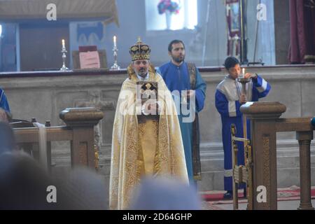 Shushi, Repubblica di Aartsakh Nagorno-Karabakh. 14 luglio 2019. La Cattedrale del Santo Salvatore di Ghazanchesots è una chiesa armena costruita tra il 1867 e il 1887 e consacrata nel 1898. Fu danneggiata dai militari dell'Azerbaigian durante i primi anni '90 durante la lotta per l'indipendenza di Artsakh e restaurata nel 1998. È stato preso di mira e bombardato due volte l'8 ottobre 2020, dall'esercito dell'Azerbaigian di nuovo in violazione del diritto internazionale durante il bombardamento e l'attacco che è iniziato il 27 settembre 2020. Credit: Kenneth Martin/ZUMA Wire/Alamy Live News Foto Stock