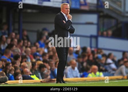 Kenny Jackett, manager di Portsmouth, guarda durante il gioco Foto Stock