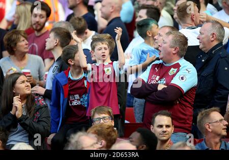 Un giovane Burnley ventola in stand Foto Stock