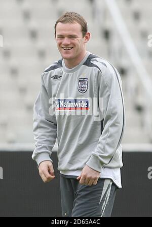 Wayne Rooney in Inghilterra durante l'allenamento Foto Stock