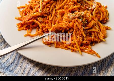 Autentica cena italiana spaghetti ragu alla bolognese Foto Stock