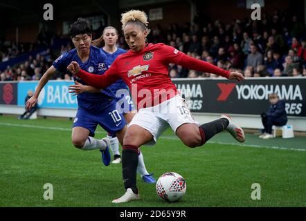 Chelsea's Ji SO-Yun (a sinistra) e Manchester United's Lauren James Foto Stock