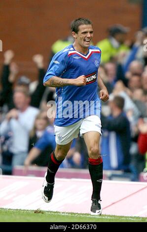 Il Nacho Novo di Rangers festeggia il traguardo di apertura Foto Stock