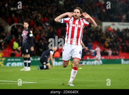 Joe Allen di Stoke City celebra il suo terzo gol del gioco Foto Stock