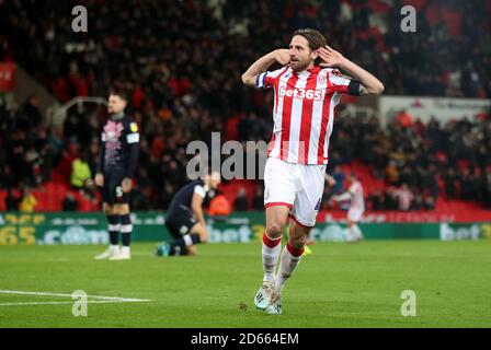 Joe Allen di Stoke City celebra il suo terzo gol del gioco Foto Stock