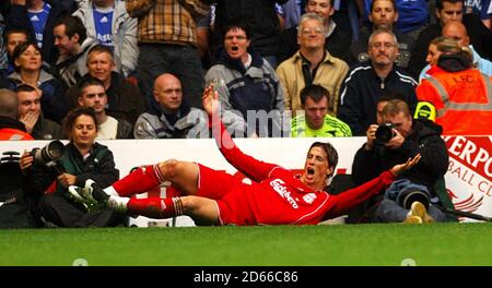 Fernando Torres di Liverpool festeggia il traguardo di apertura della corrispondenza Foto Stock