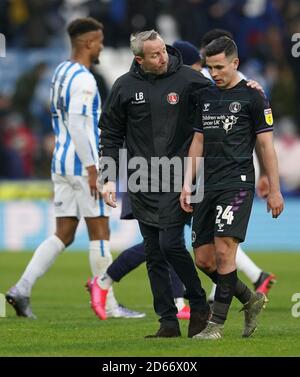 Lee Bowyer, manager atletico di Charlton e Josh Cullen di Charlton Athletic a tempo pieno Foto Stock