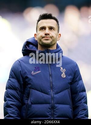 Il capo allenatore assistente di Tottenham Hotspur João Sacramento Foto Stock