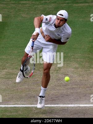 Tommy Haas della Germania in azione durante la sua semifinale contro Roger Federer in Svizzera Foto Stock