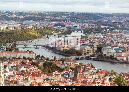 Vista di Praga dai Giardini di Petřín, Repubblica Ceca Foto Stock