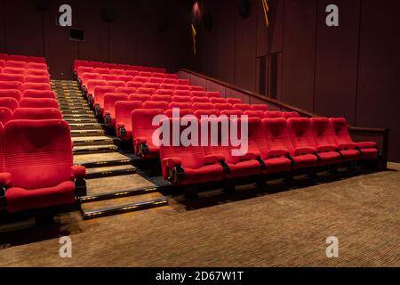 Posto a sedere Cinema vuoto rosso Foto Stock