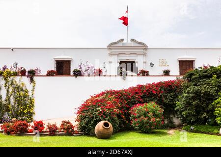 Esterno del museo Larco, del museo Larco Herrera, del museo Museo Arqueológico Rafael Larco Herrera, Lima, Perù, Sud America Foto Stock