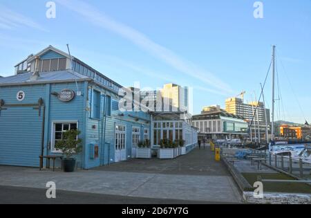 Ristoranti intorno a Queen's Wharf, Wellington, Isola del nord, Nuova Zelanda Foto Stock