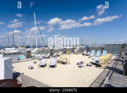 Ruggine sul Lago Neusiedl, il paesaggio intorno al Lago Neusiedl è elencato come Patrimonio Mondiale dell'UNESCO. Barche nel porto turistico. Europa, Europa centrale, Austria, Foto Stock