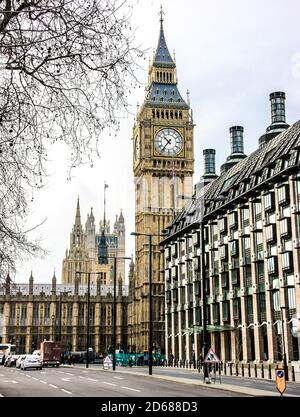 Big ben (la Grande Campana) dell'impressionante orologio all'estremità nord del Palazzo di Westminster a Londra, Inghilterra Foto Stock