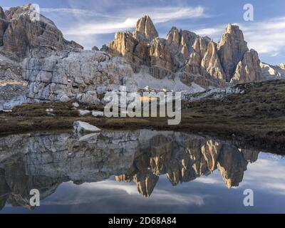 I monti Fanis visti dalla Val Travenanzes nel parco naturale Fanes Sennes Prags (Fanes - Senes - Braies) nelle Dolomiti vicino Cortina d'Ampezzo. Foto Stock