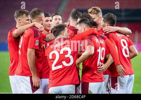 I giocatori svizzeri sono soddisfatti con goalschuetze Mario GAVRANOVIC (sui) circa l'obiettivo a 3: 2 per la Svizzera, Laenderspiel calcio, UEFA Nations League, Divisione A, Gruppo 4, Germania (GER) - Svizzera (sui) 3: 3, am 13 ottobre 2020 a Koeln / Germania. ¬ | utilizzo in tutto il mondo Foto Stock