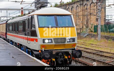 Classe 90, Locomotiva elettrica Intercity 'Royal Scot' alla stazione di Carlisle Foto Stock