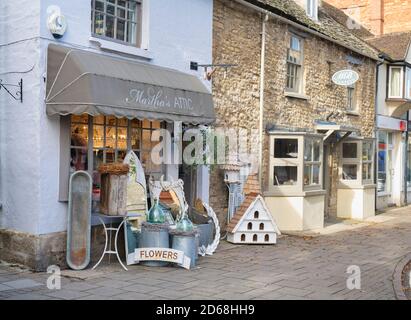 Il negozio di antiquariato in attico di Martha. Woodstock, Oxfordshire, Inghilterra Foto Stock