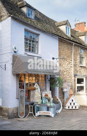 Il negozio di antiquariato in attico di Martha. Woodstock, Oxfordshire, Inghilterra Foto Stock