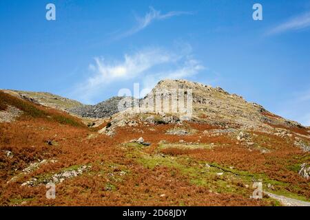 Bursting Stone Quarry e Timley Knott sulle pendici meridionali Del vecchio uomo di Coniston Coniston il Distretto dei Laghi Parco nazionale Cumbria Inghilterra Foto Stock