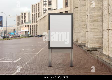 Pubblicità cartellone stand mock in su per la strada. Foto Stock