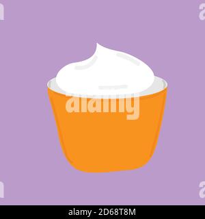 vasetto giallo di panna bianca isolato su sfondo viola. Illustrazione vettoriale in stile cartoon piano. Illustrazione Vettoriale