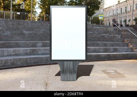 Pubblicità cartellone stand mock in su per la strada. Foto Stock