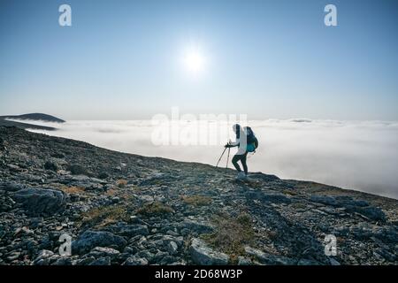 Escursioni sopra le nuvole nel Parco Nazionale UKK, Lapponia, Finlandia Foto Stock