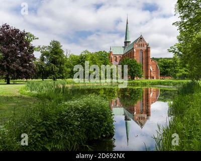 Il minster in Bad Doberan vicino a Rostock. Un capolavoro costruire nel nord tedesco alto in mattoni in stile gotico. L'Europa,Germania, Rostock Foto Stock