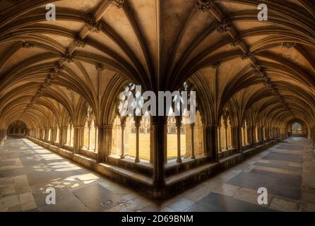 Norwich Cathedral Cloisters dedicato alla Santa e indivisa Trinity Church of England Cathedral Norwich Norfolk East Anglia England UK GB Europe Foto Stock