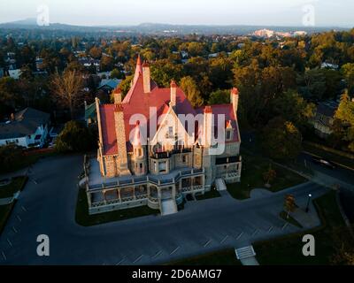 Foto aerea del bellissimo Craigdarroch Castle, Victoria, Vancouver Island, BC, Canada Foto Stock