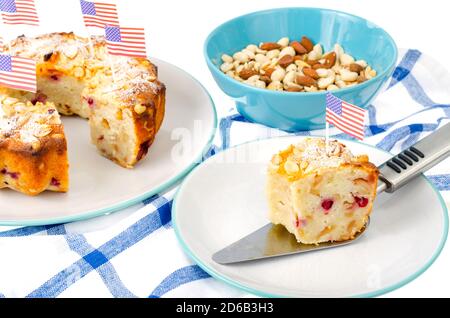 Torta di dolci tradizionali fatti in casa per il giorno dell'Indipendenza. Foto Stock