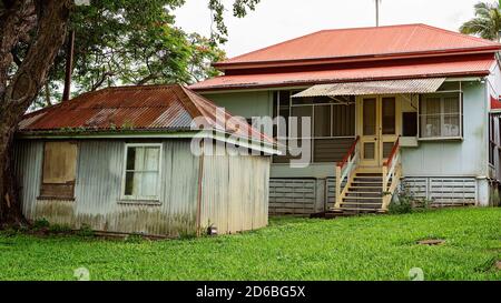 Mackay, Queensland, Australia - Febbraio 2020: La storica Greenmount Homestead che mostra il retro della casa e lavanderia all'aperto Foto Stock