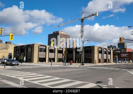 8 ottobre 2020, Londra Ontario Canada Farhi edificio all'angolo di Talbot e York da prendere in giù. Foto Stock
