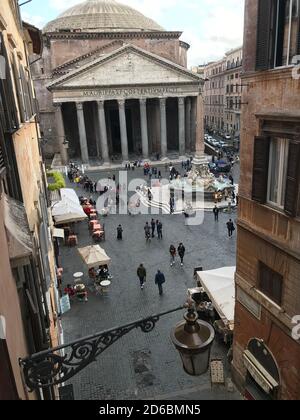 Pantheon a Roma con i 2000 anni, ma ancora la più grande cupola in cemento non rinforzato del mondo Foto Stock