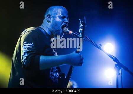 Copenaghen, Danimarca. 15 ottobre 2020. La band danese di metallo LLNN esegue un concerto dal vivo al Pumpehuset di Copenhagen. (Foto: Gonzales Photo - Peter Troest). Foto Stock