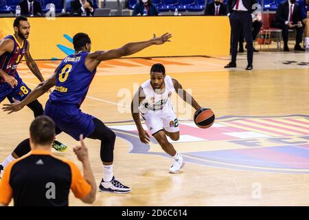 Eifer Sykes di Panathinaikos OPAP e Brandon Davies del FC Barcellona durante la partita di pallacanestro della Turkish Airlines Eurolega tra FC Barcellona e. Foto Stock