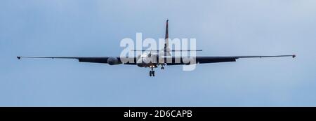 Lockheed U-2 Dragon Lady sull'approccio finale al RAF Fairford, Gloustersshire, Regno Unito. Preso 13 luglio 2017. Foto Stock