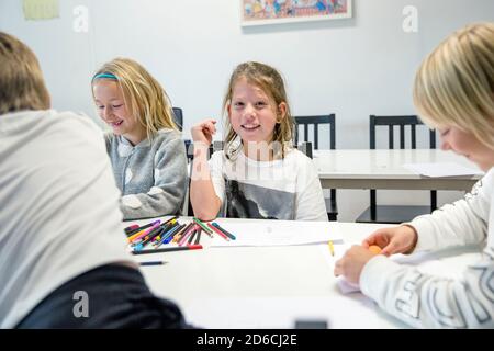 Le ragazze in aula Foto Stock