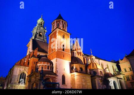 Castello di Wawel di notte. Cracovia, Polonia. Foto Stock