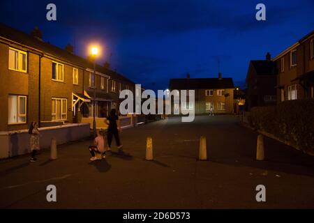 17.07.2019, Derry, Irlanda del Nord, Regno Unito - insediamento dei lavoratori nel distretto cattolico di Bogside. Derry è un bastione degli unionisti in Foto Stock