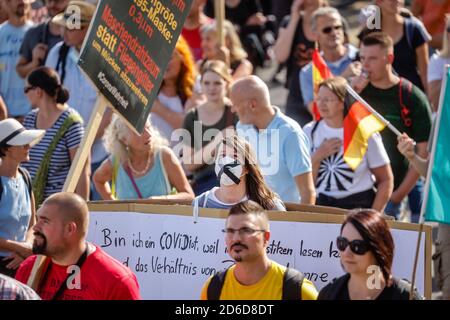 '20.09.2020, Duesseldorf, Renania Settentrionale-Vestfalia, Germania - dimostrazione contro la politica sanitaria del governo federale e le misure volte a limitare il Foto Stock