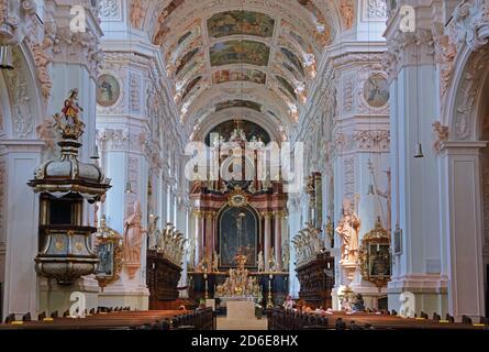 All'interno della chiesa del monastero, la basilica collegiata, Waldsassen, Palatinato superiore, Baviera, Germania Foto Stock