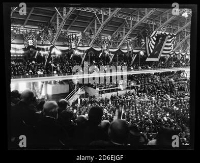 Vista interna del Chicago Coliseum durante la Repubblican National Convention, Chicago, Illinois, giugno 1904. Foto Stock