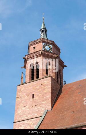 Germania, Baden-Wuerttemberg, Weil der Stadt, Chiesa di San Pietro e Paolo, campanile con manipolazione. Foto Stock