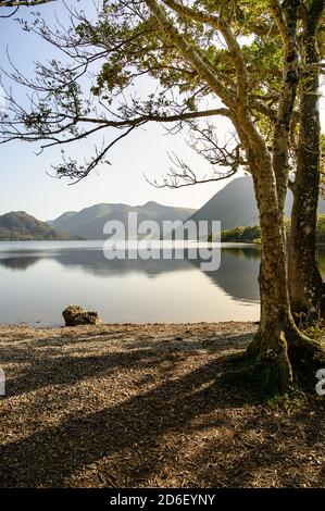 Vista sulle acque di Crummock nel distretto dei laghi inglesi Foto Stock